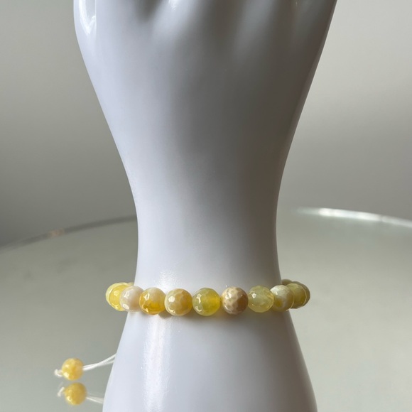 Handmade healing gemstone bracelet. This Agate bracelet is adjustable. - Picture 2 of 7